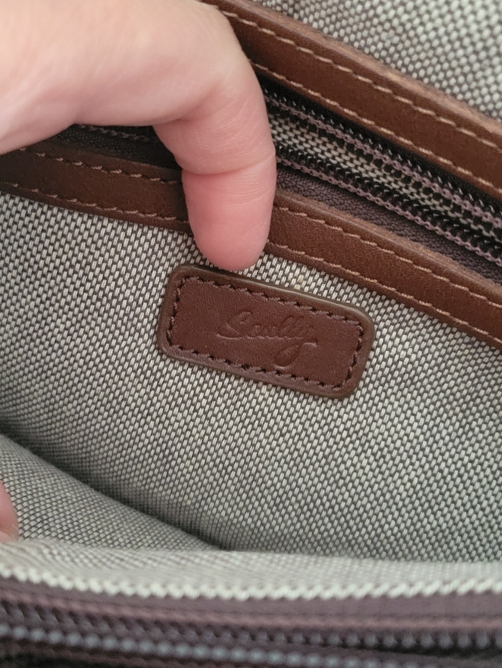 SCULLY Women’s Brown Leaf-Embossed Leather Tablet Bag Crossbody - Picture 6 of 7